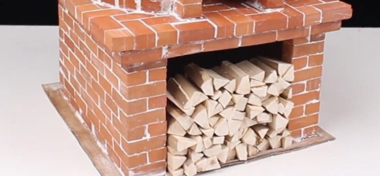 Children's toy bricks